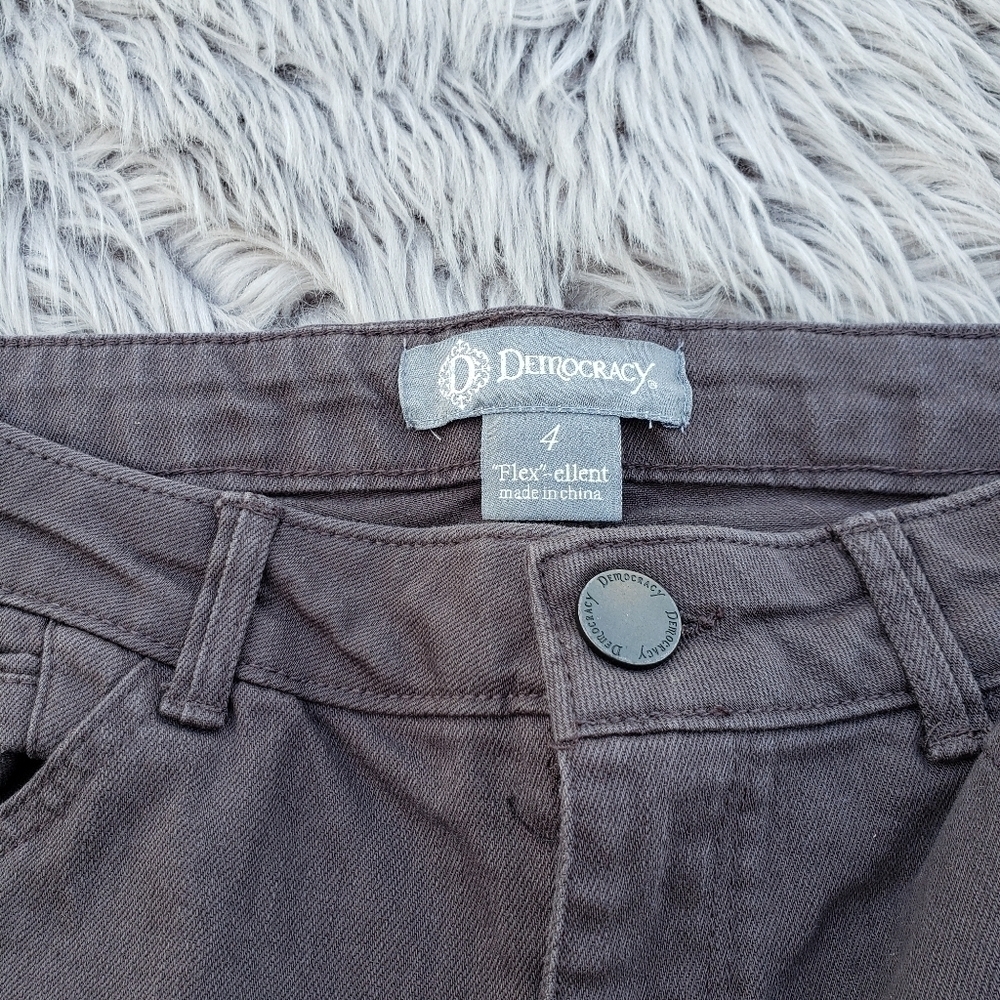 Democracy Flex-ellent Cuffed Raw Hem Jeans Size 4 - Picture 3 of 6